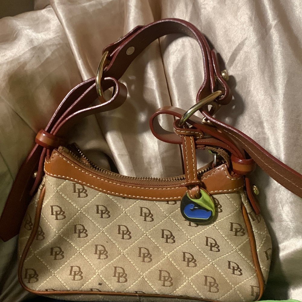 Small Dooney & Bourke pocketbook